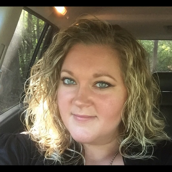 Meet your Posher, Amber - Picture 1 of 1